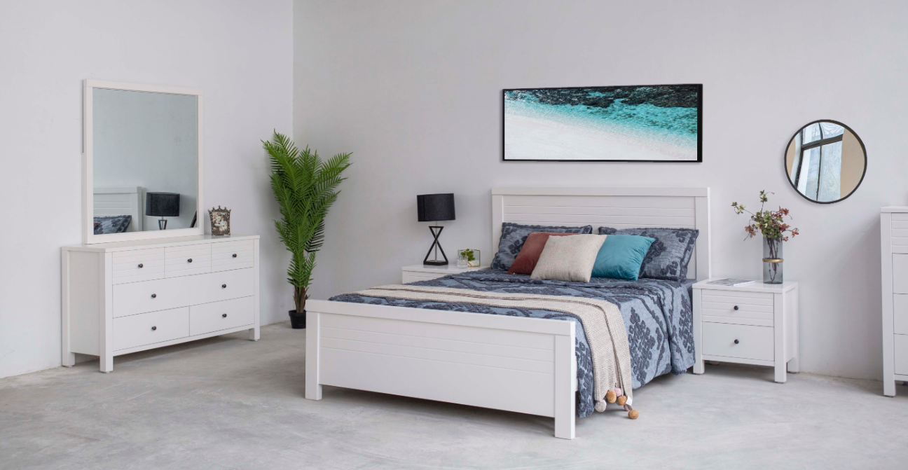 Haven suite with dresser